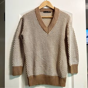 Zara Knit Beige and White Sweater Medium